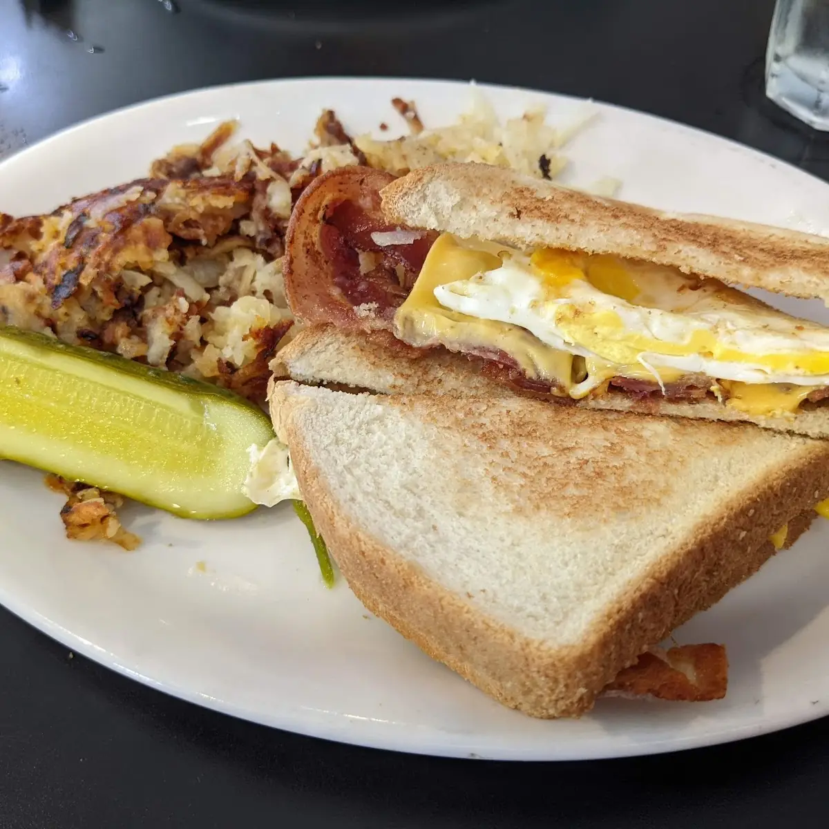 Egg & Cheese Sandwich w Bacon