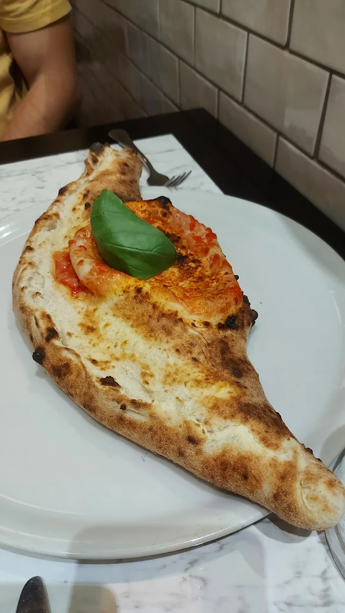Calzone Classico, Ristorante Tartufo