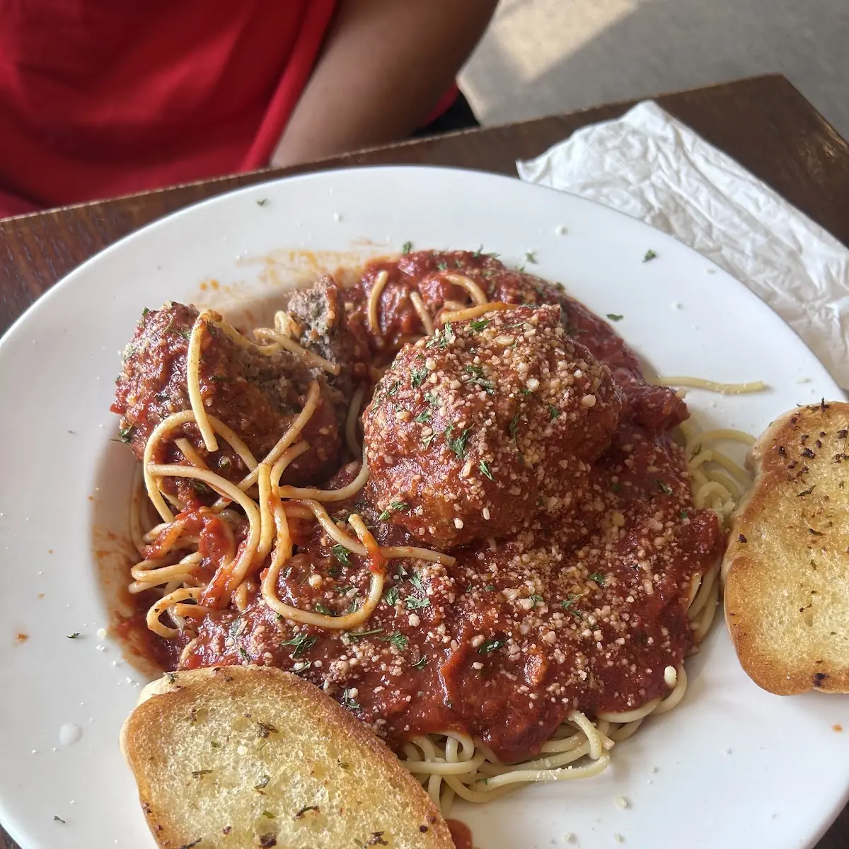 Spaghetti with Red Sauce and Garlic Bread