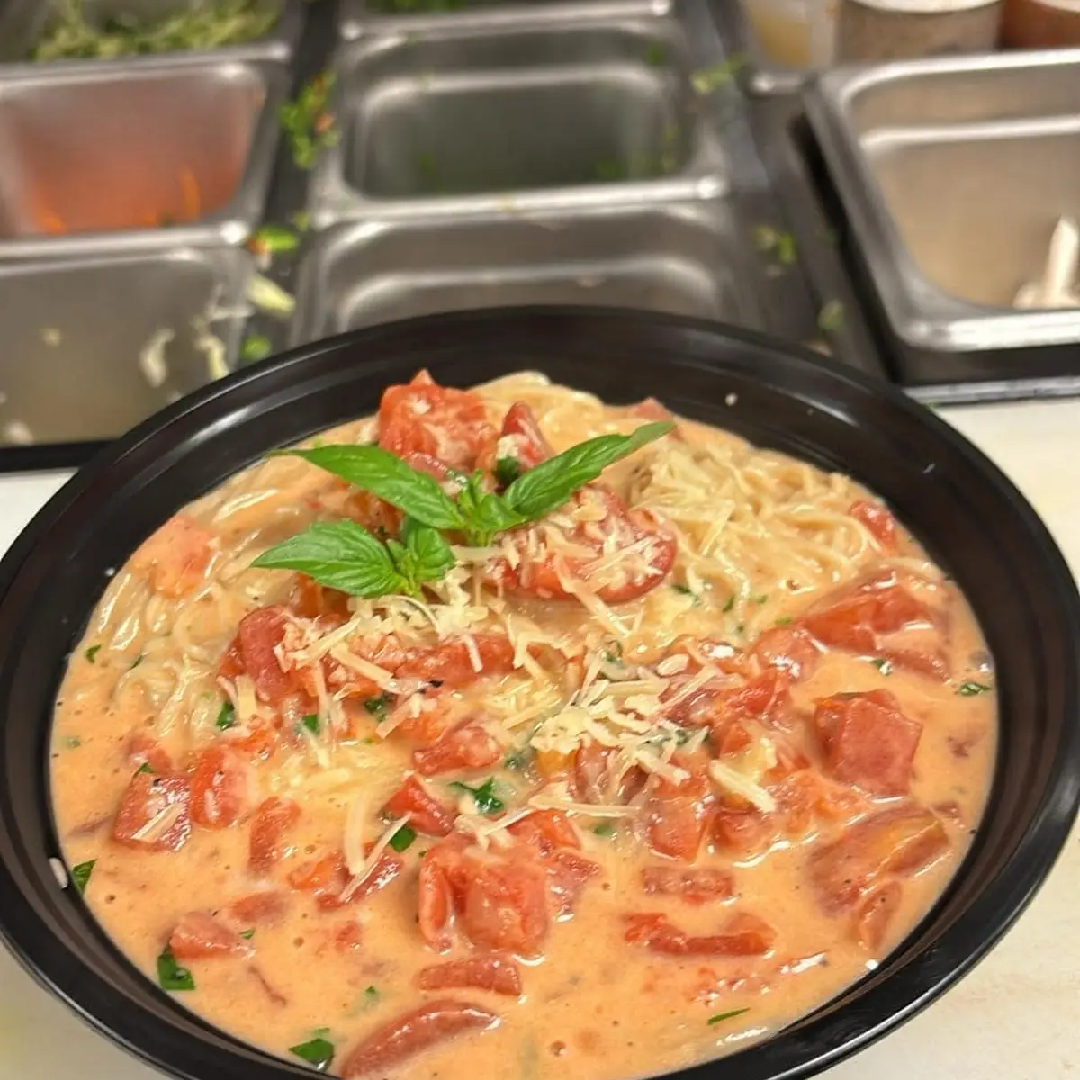 Tomato Basil Mein