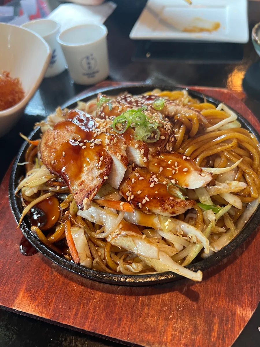 Yakisoba Noodles, Sushi Wara