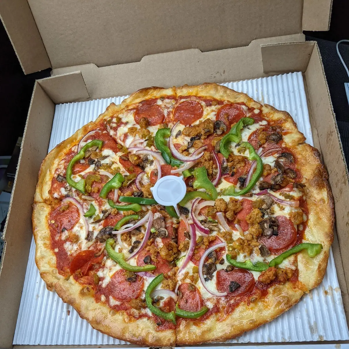 Deluxe Pizza