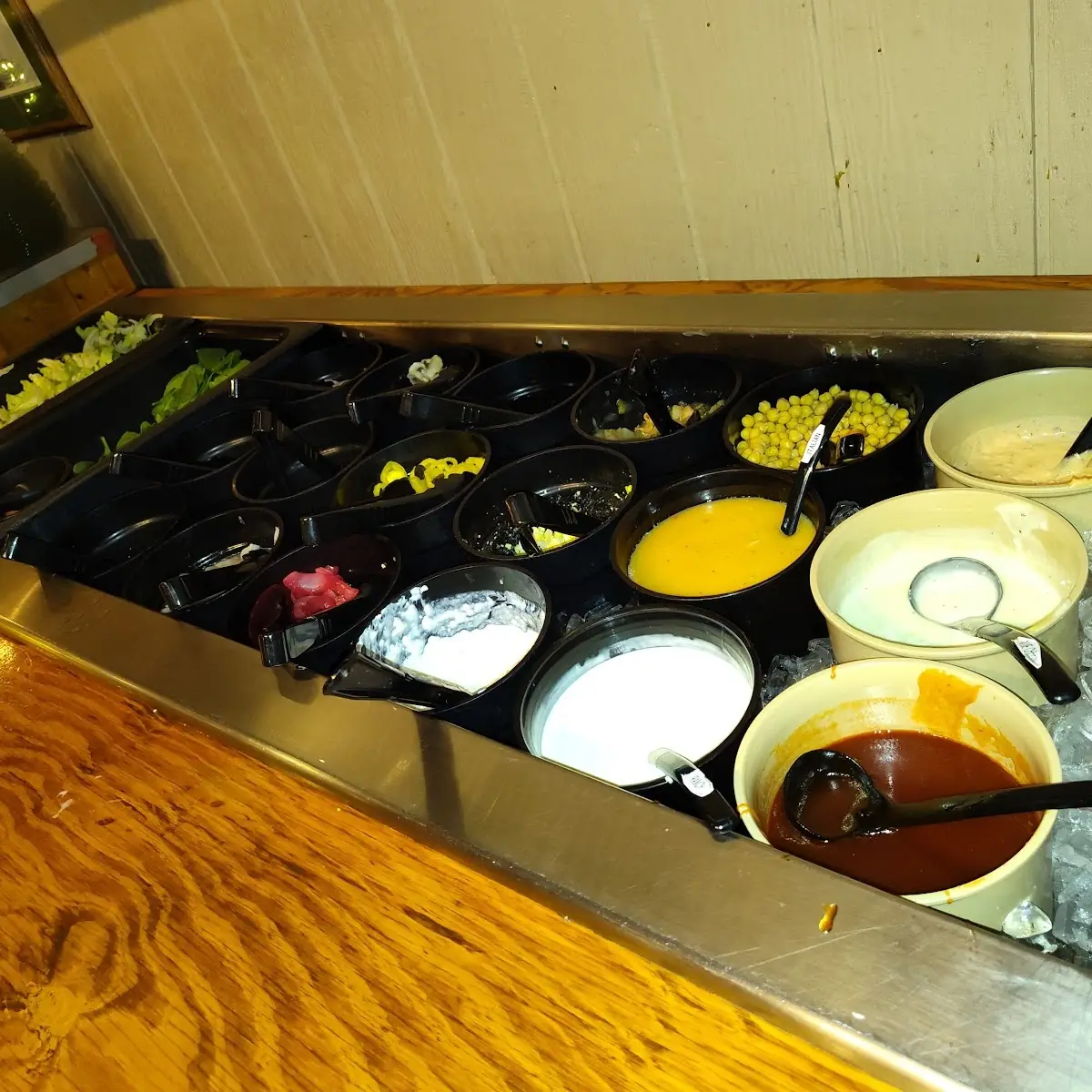 Fresh Salad Bar with House Made Dressing