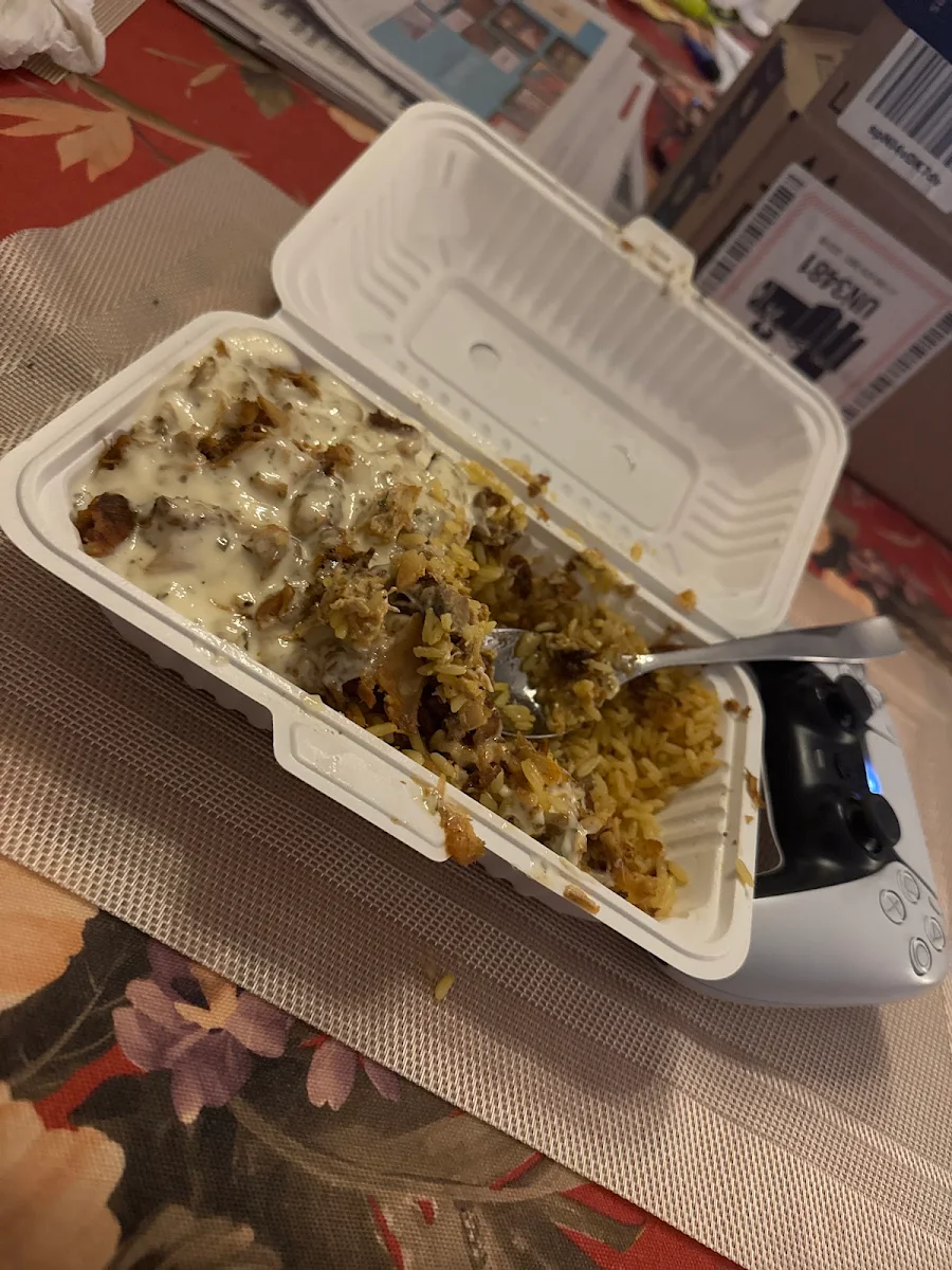 Highlights, Dundas Shawarma & Grill