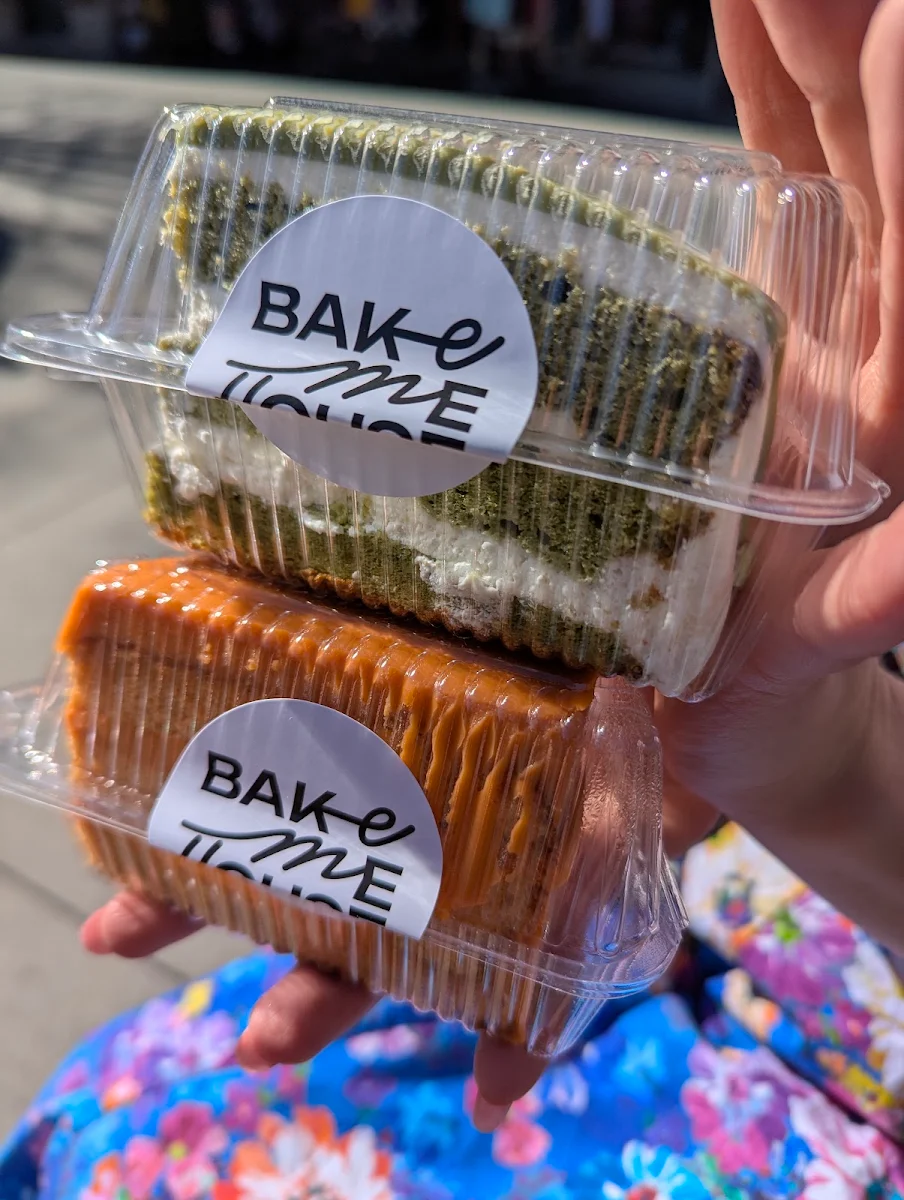 Matcha Cake and Thai Tea Cake
