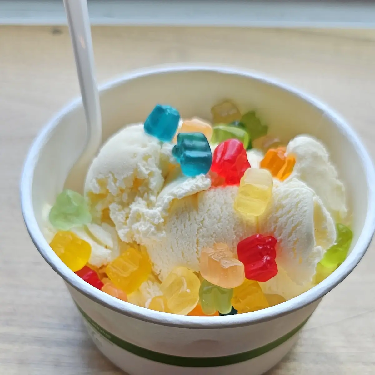 Vanilla Icecream with Gummy Bears