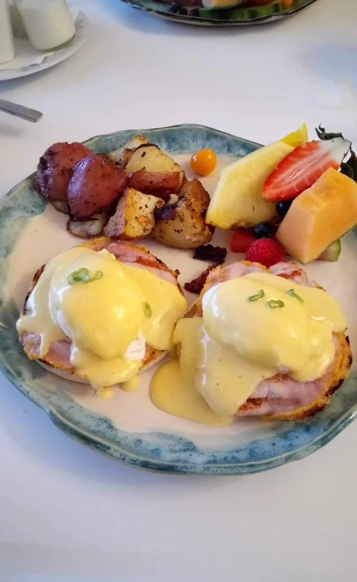 Eggs Benedict