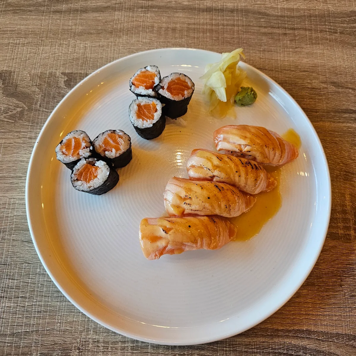 Salmon Aburi, Haruki Japanese Bistro