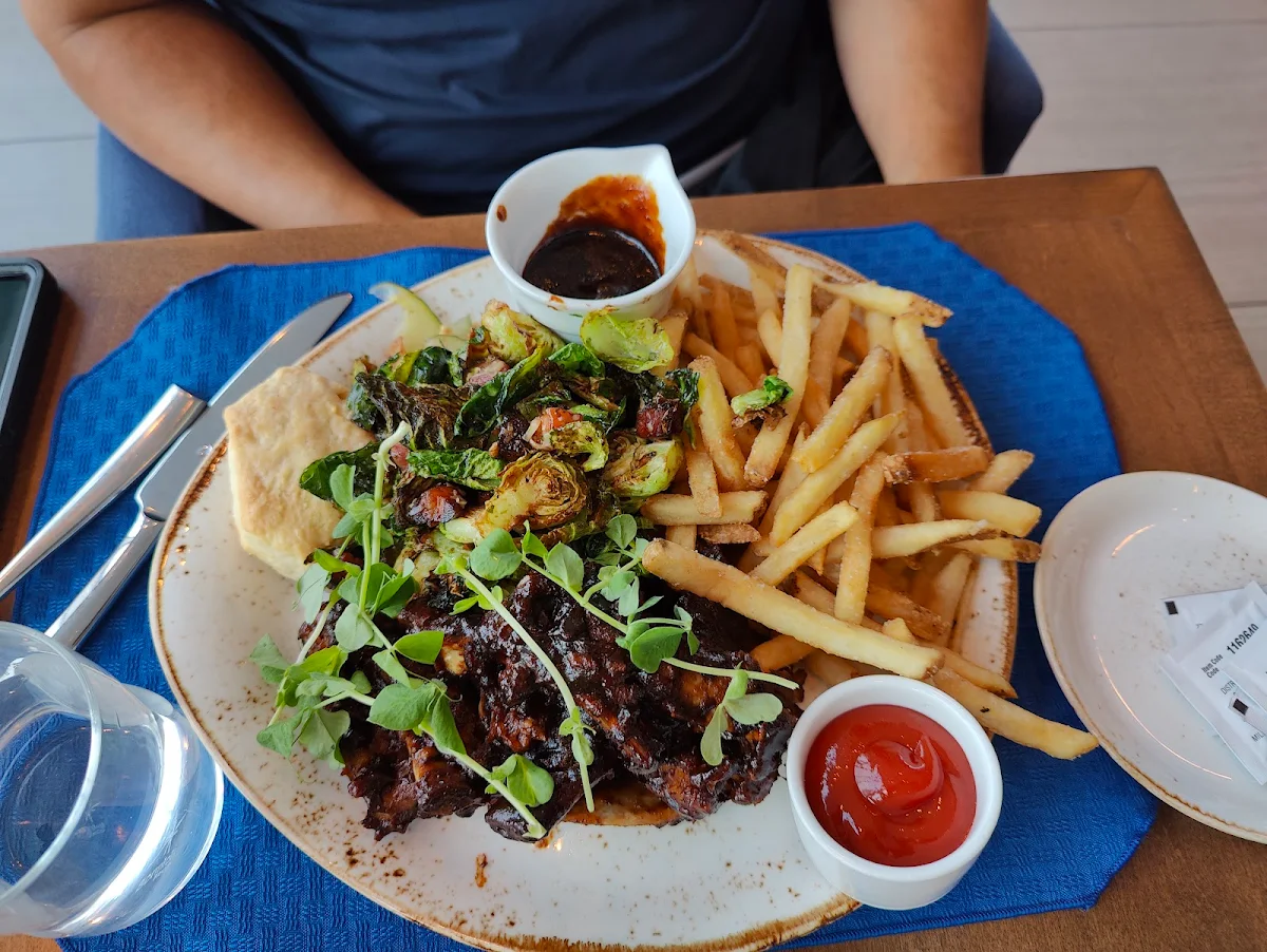 Ribs with Fries