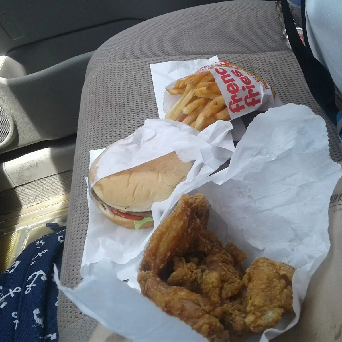 Cheeseburger 5 PC Chicken Wings Small Fries
