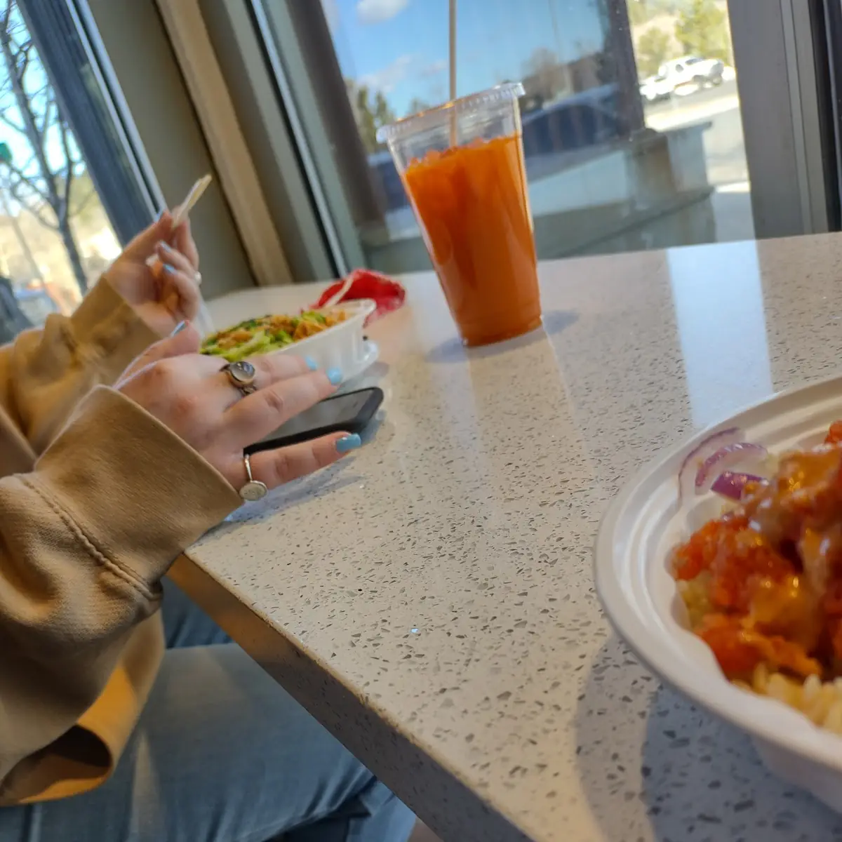 Poke Bowl and Thai Tea