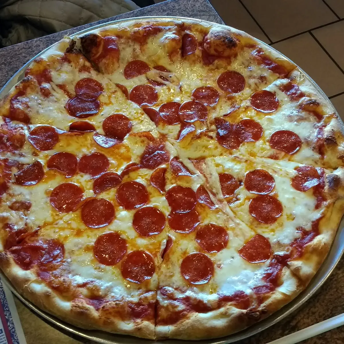 Large Pepperoni Pizza