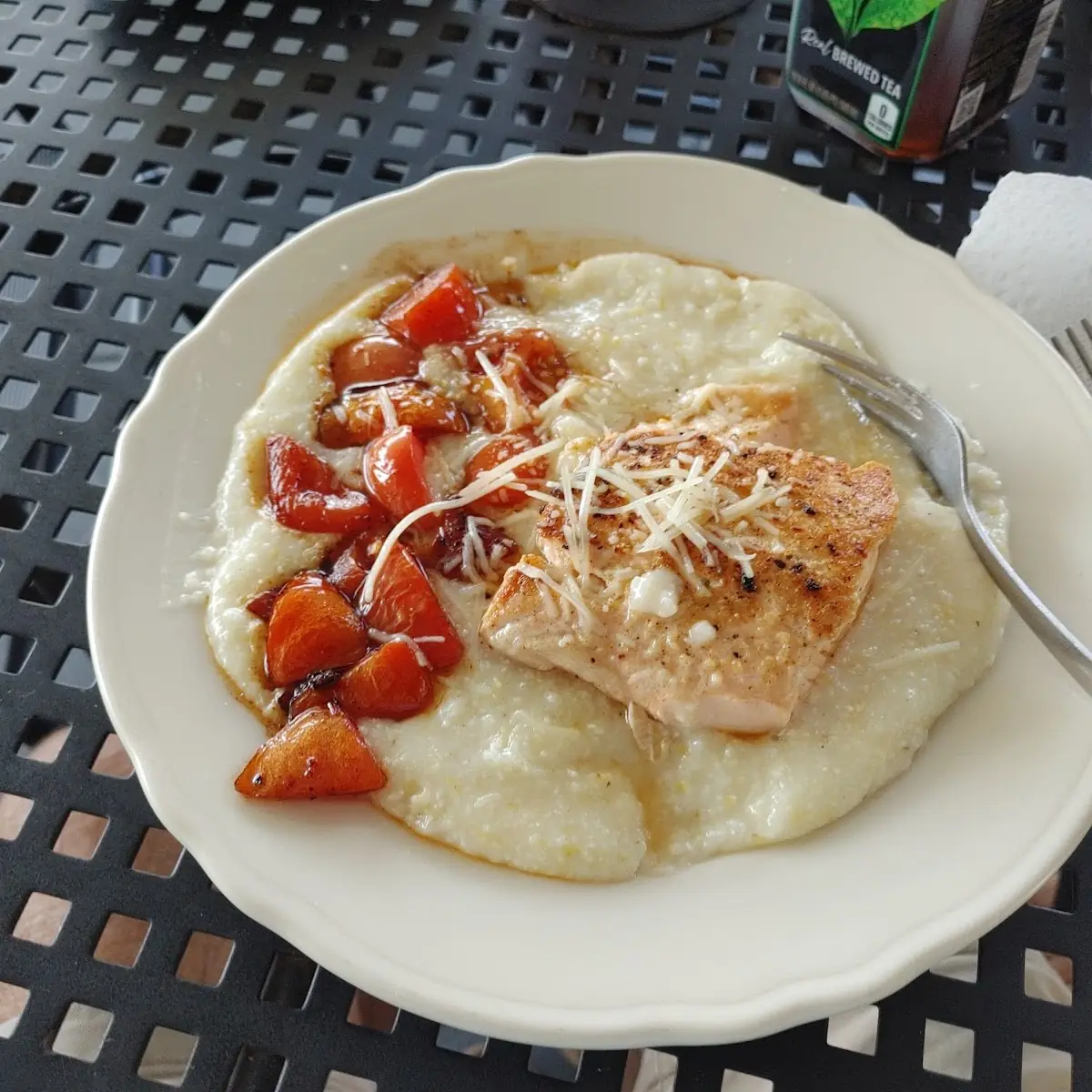 Grilled Salmon & Grits