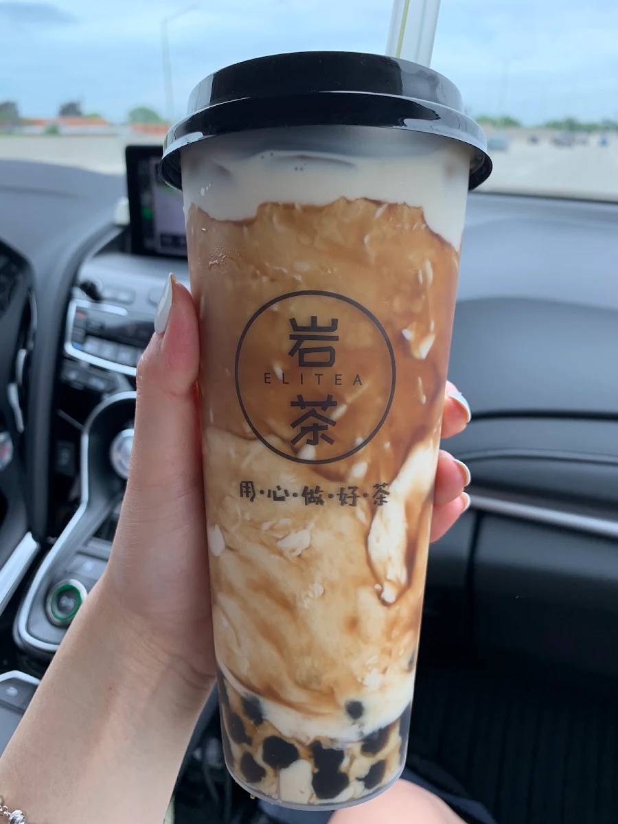 Brown Sugar Bubble Milk with Brown Sugar Cheese Top
