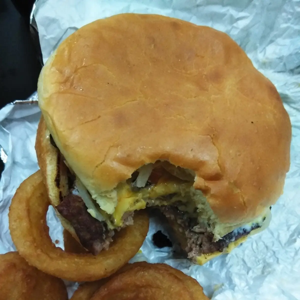 Cheeseburger and Onion Rings