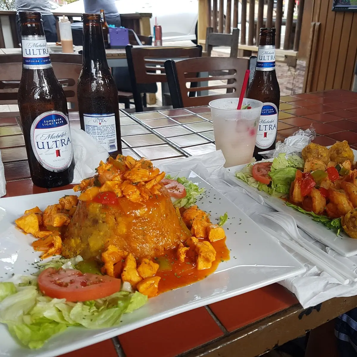 Mofongo Relleno Pollo En Salsa Criolla
