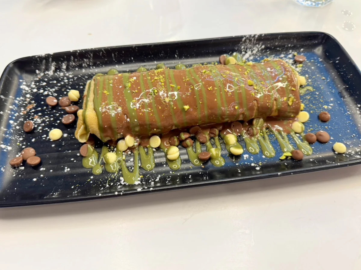 Pistachios Chocolate Cake