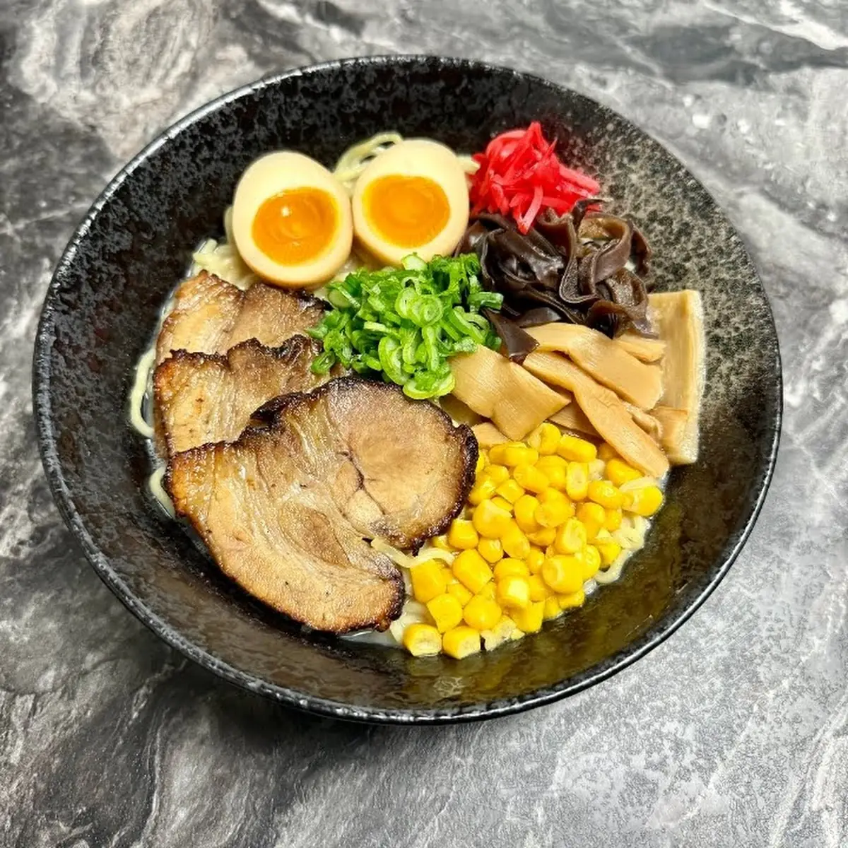 L-Tonkotsu Ramen
