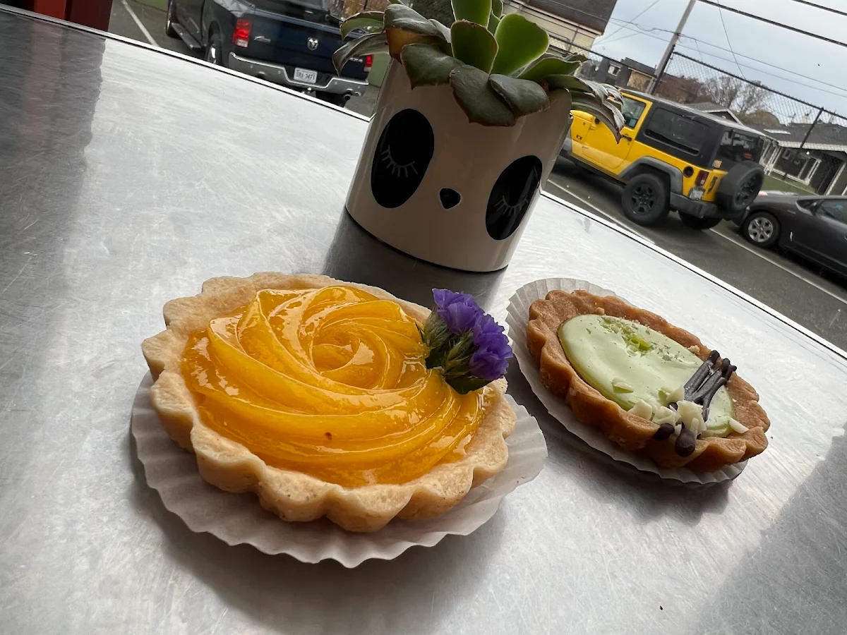 Lemon and Key Lime Pie Tarts
