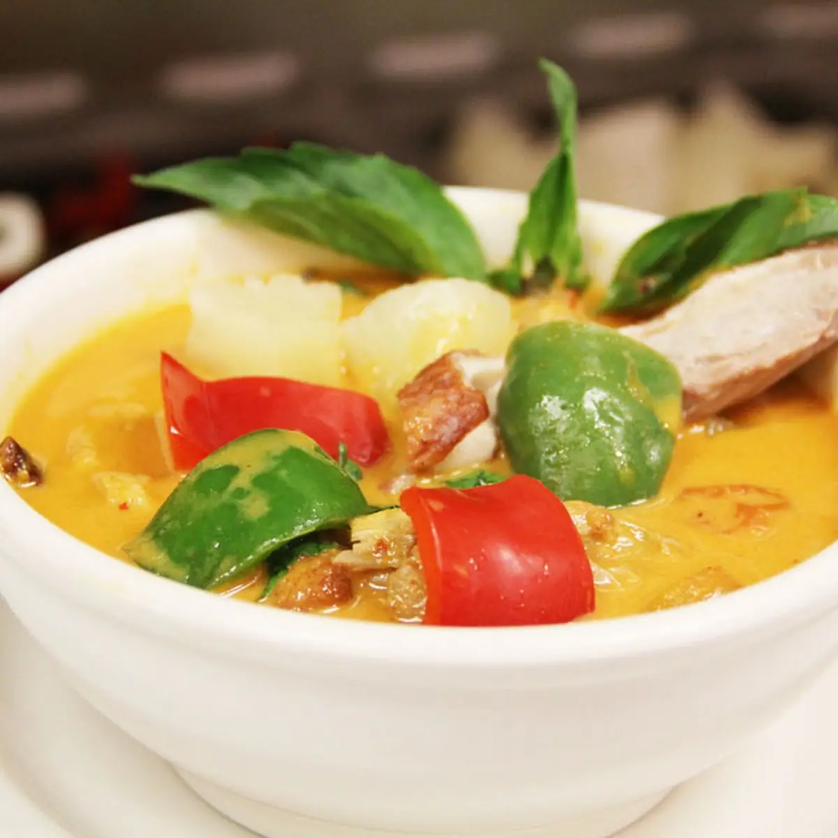 L Red Curry