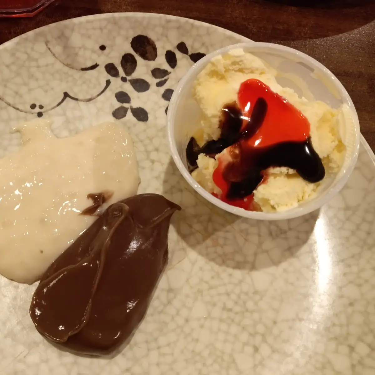 Vanilla and Chocolate Pudding and Ice Cream