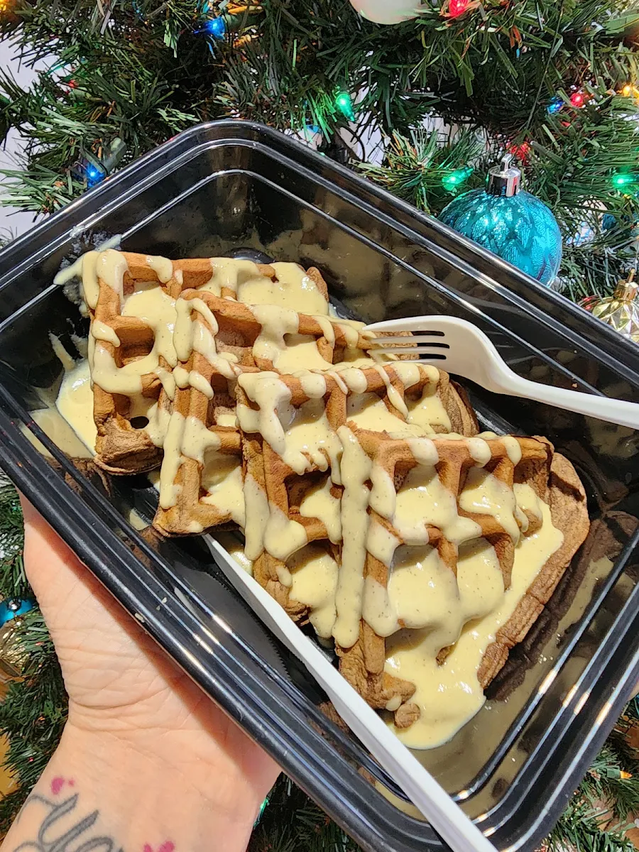 Vanilla Protein Waffles w Protein Drizzle