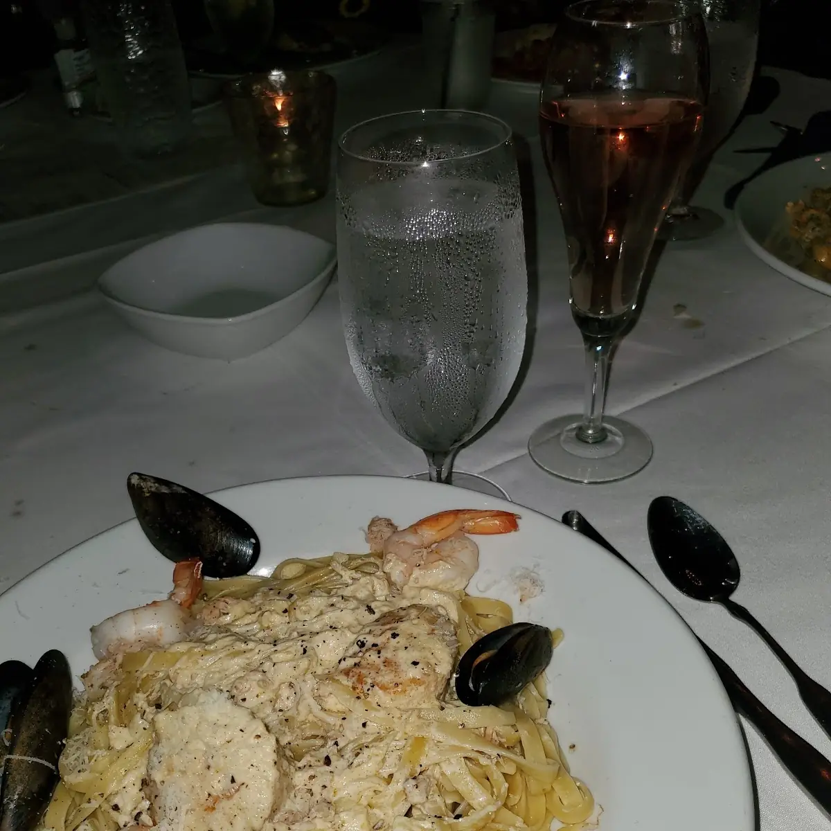 Seafood Alfredo Pasta