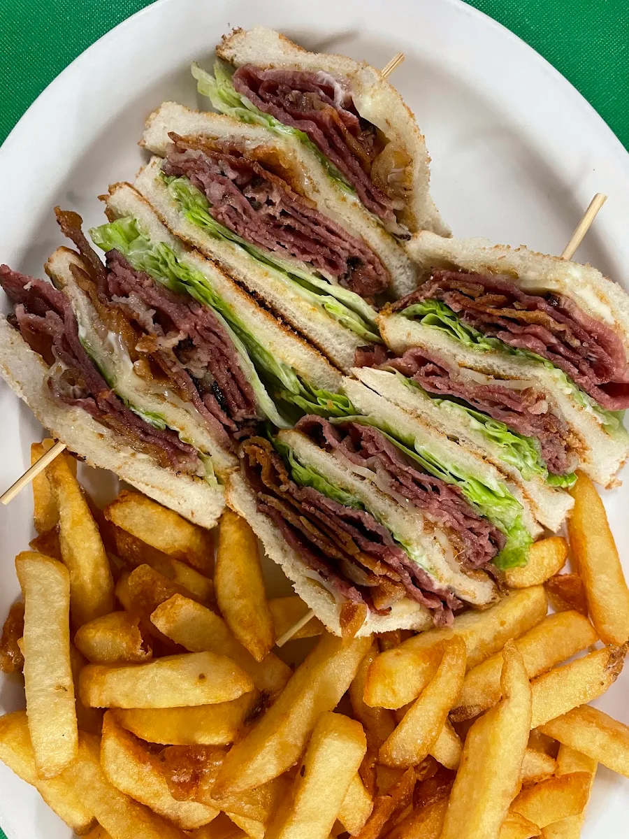 Whisky Club Sandwich, Whisky John's Oshawa