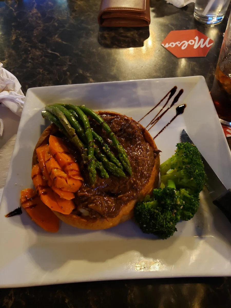 Yorkshire Pot Roast, Whisky John's Oshawa