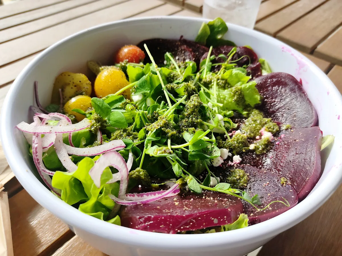 Beet & Goat Cheese Salad