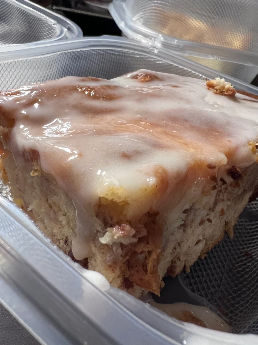 Cinnamon Roll Cheesecake