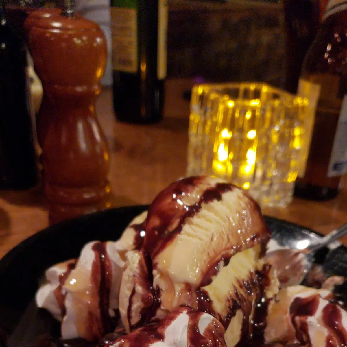 Hot Fudge Brownie Sundae