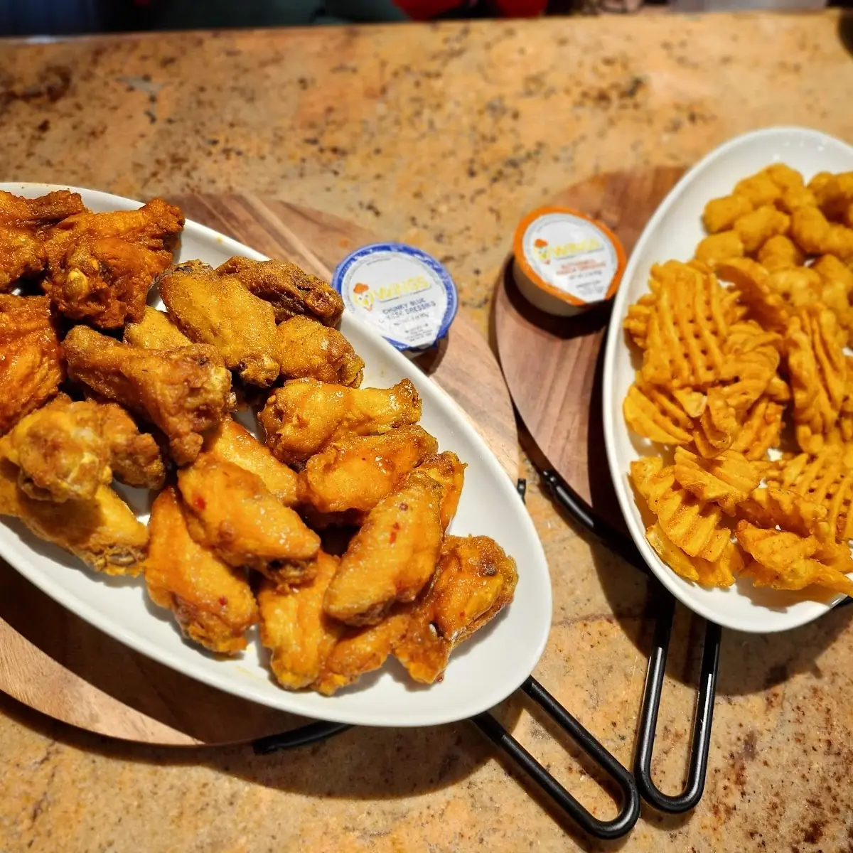 Wings Fire Garlic Parm & Mango Habanero