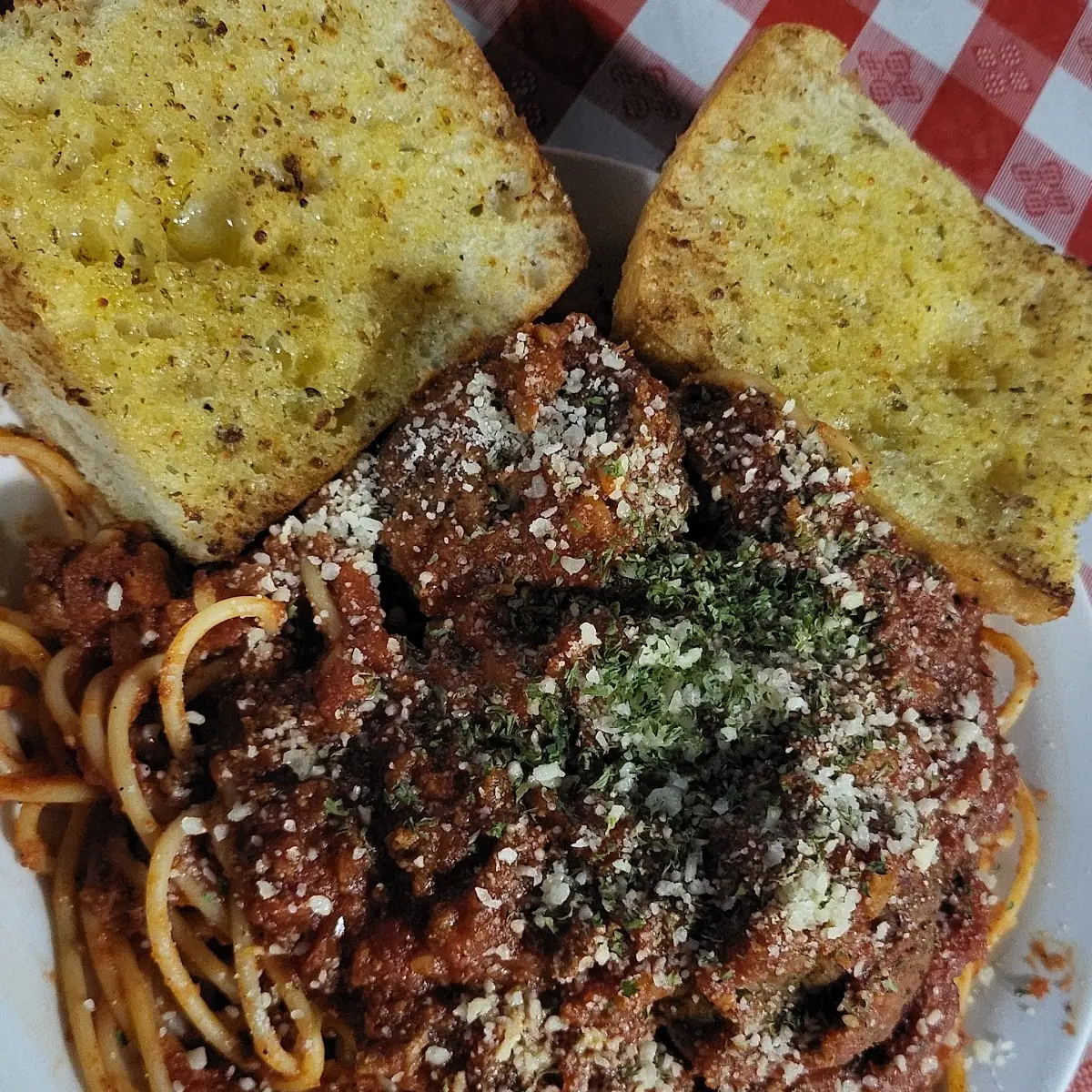 Spaghetti and Meatballs w Garlic Bread