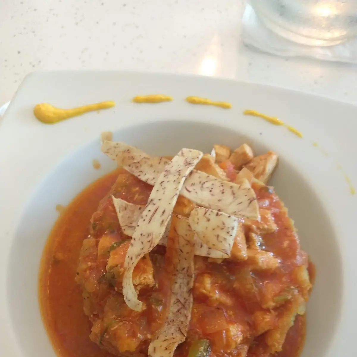 Mofongo Relleno De Pollo En Salsa Criolla