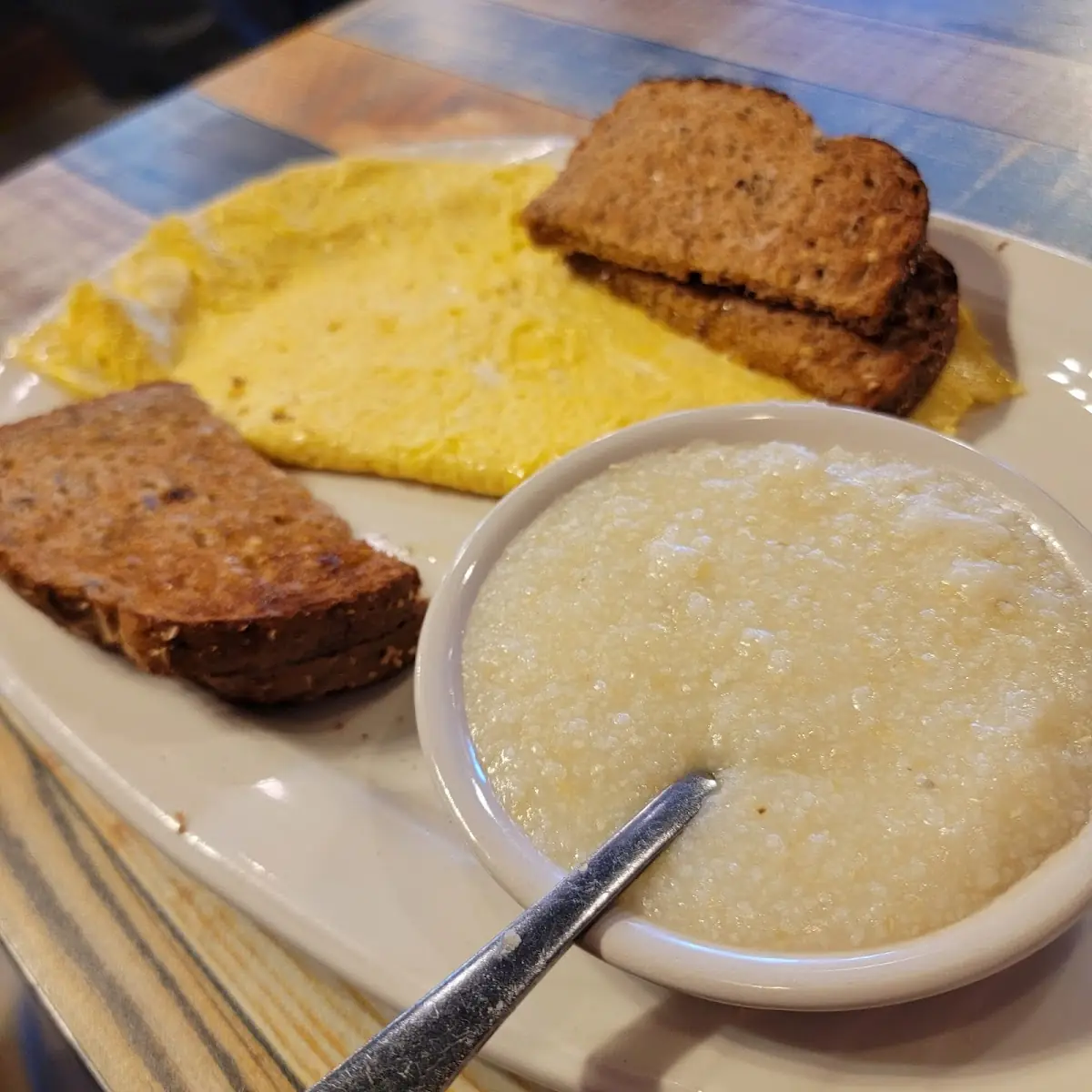 Cheese Omelette Grits and Toast