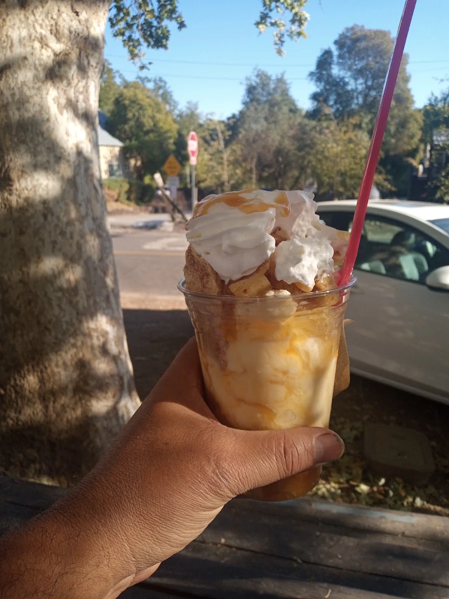 Caramel Apple Pie Sundae