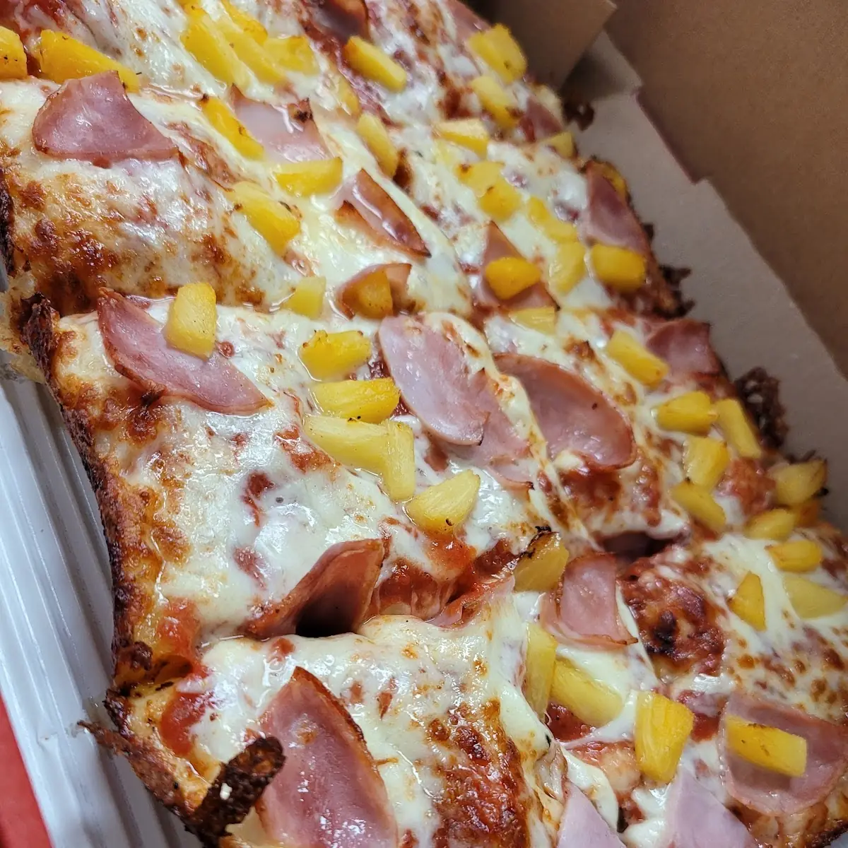 Aloha DBQ Chicken Pizza