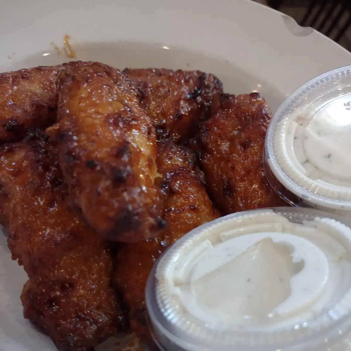 Garlic Wings and Ranch Dressing