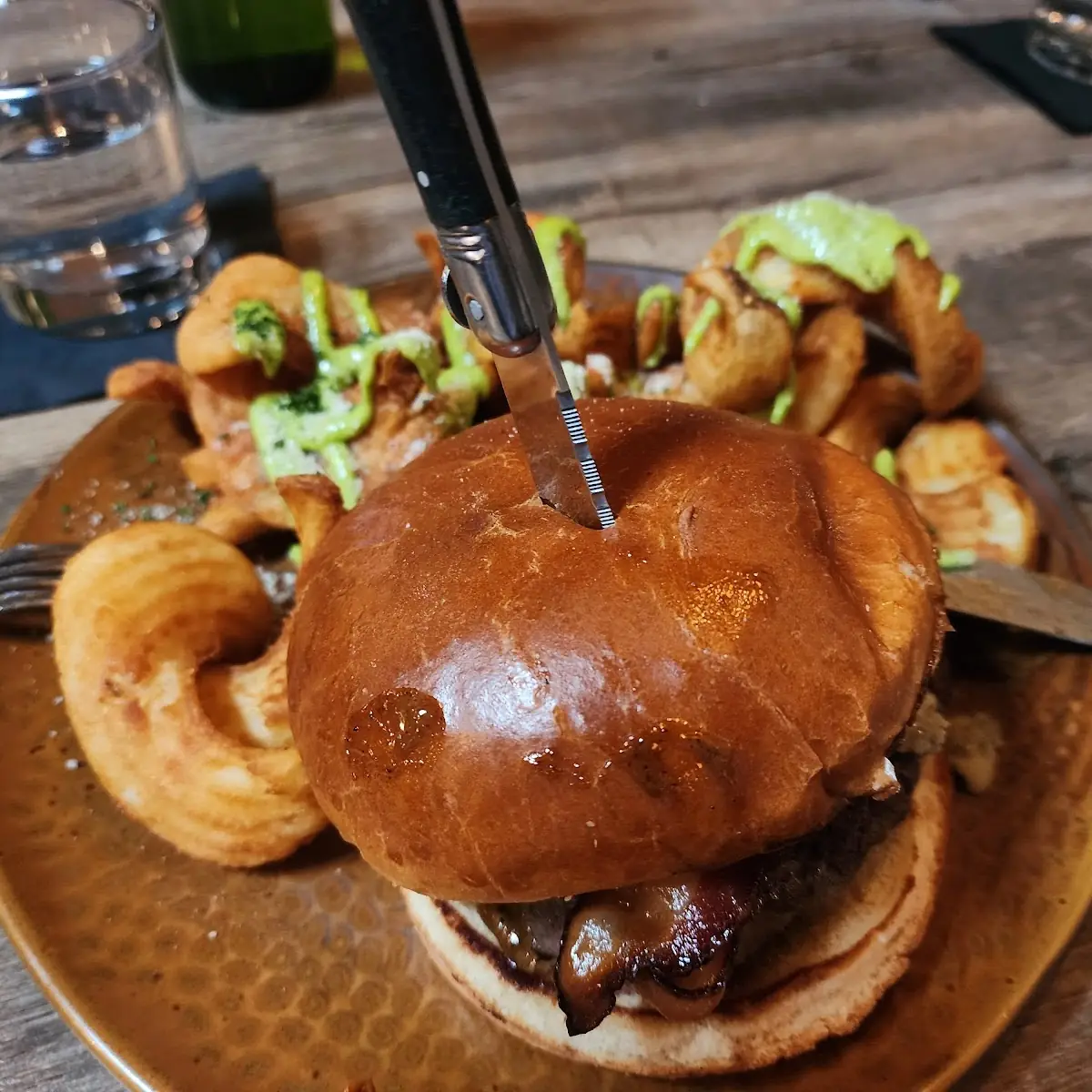 Barrel's Pub Burger