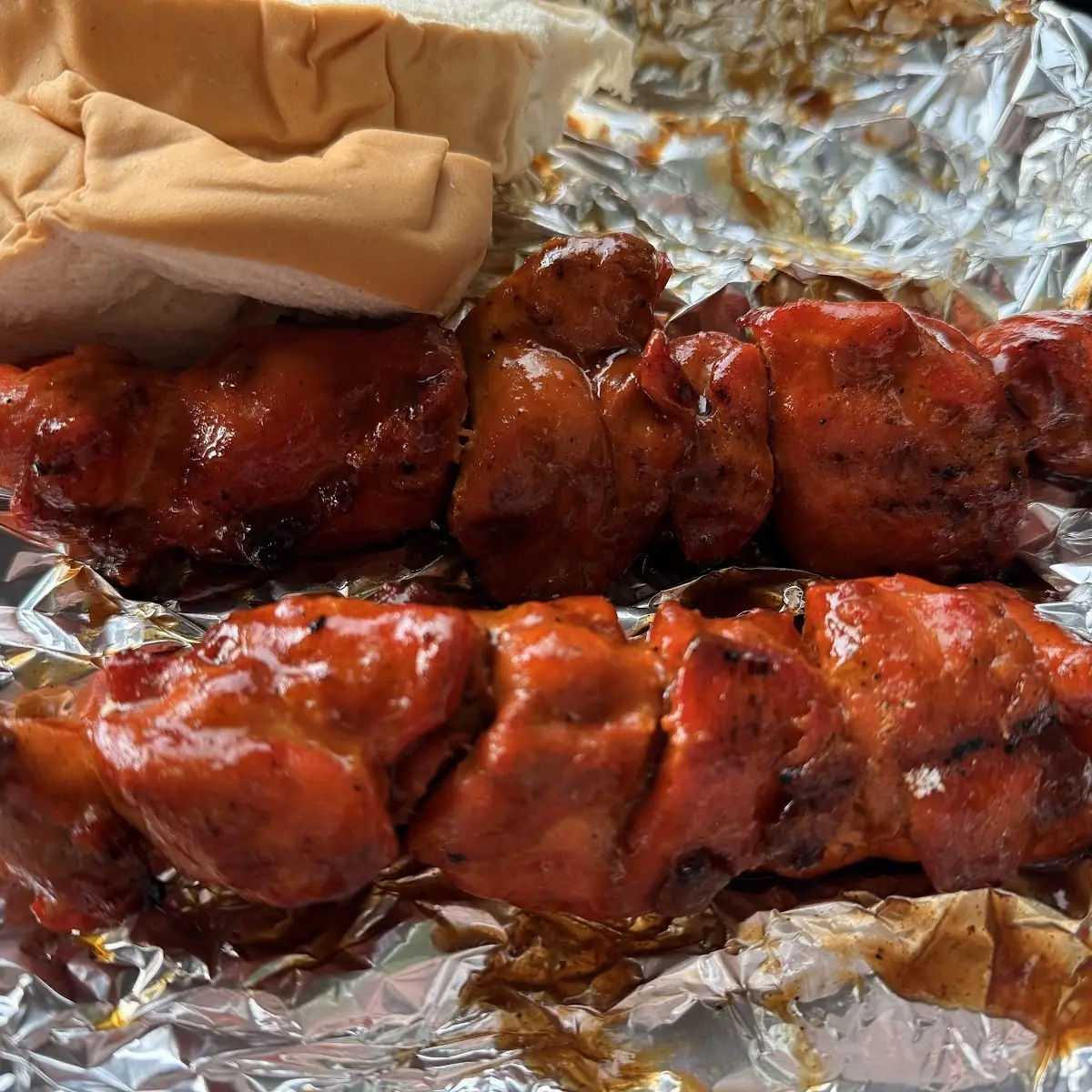 Pincho De Pollo Con Salsa BBQ