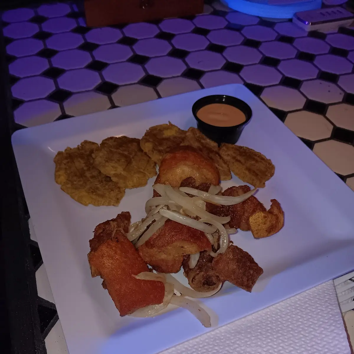 Carne Frita Con Tostones