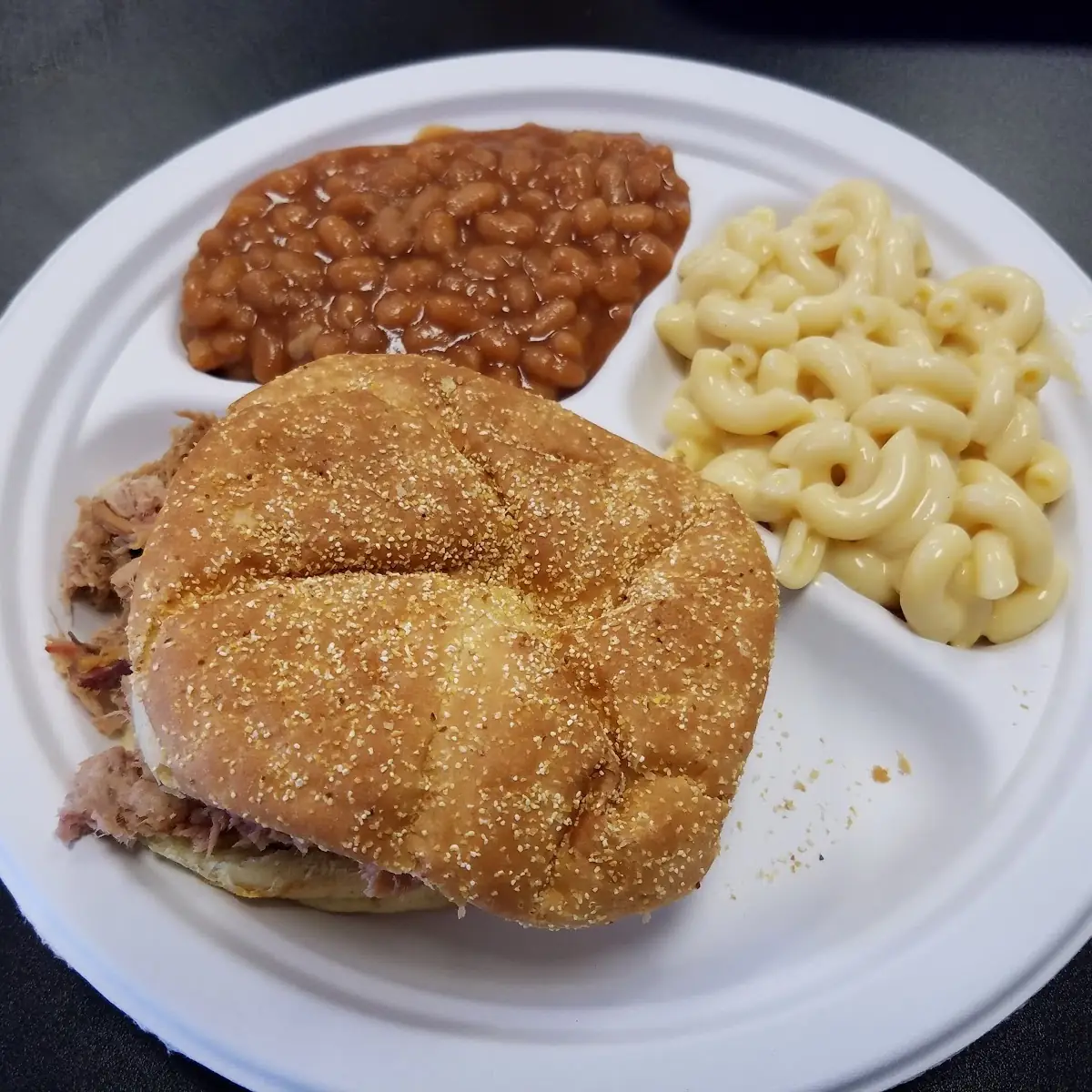 Pulled Pork Sandwich with Mac & Cheese