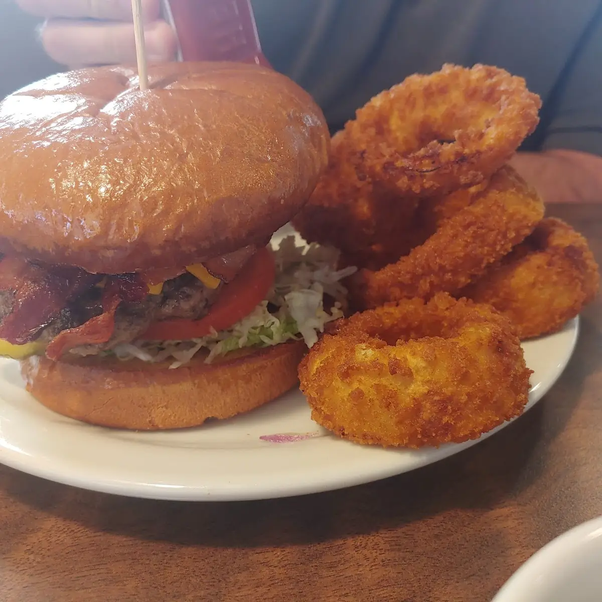 Classic Bacon Cheeseburger with Onion Rings