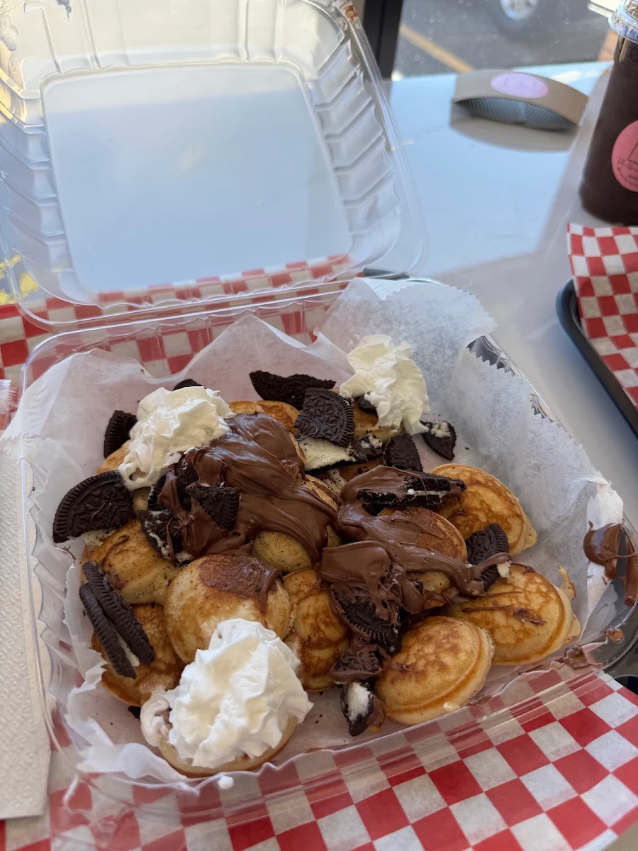 Mini Pancakes with Nutella and Oreo Cookie