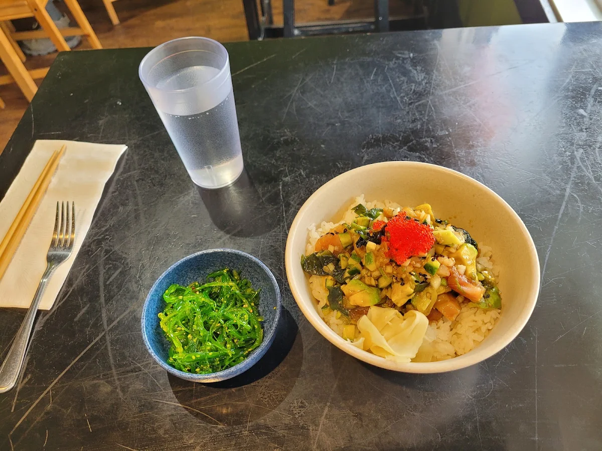 Poke Tuna Seaweed Salad