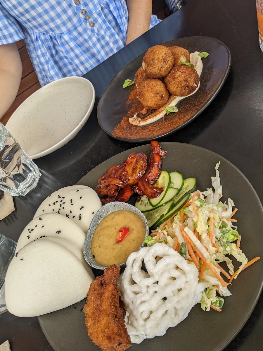 Build Your Own Baos, Dicki's New Farm