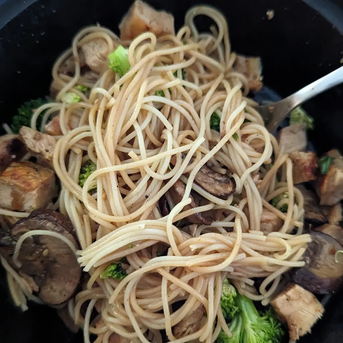 Lo-Mein Chicken Bowl