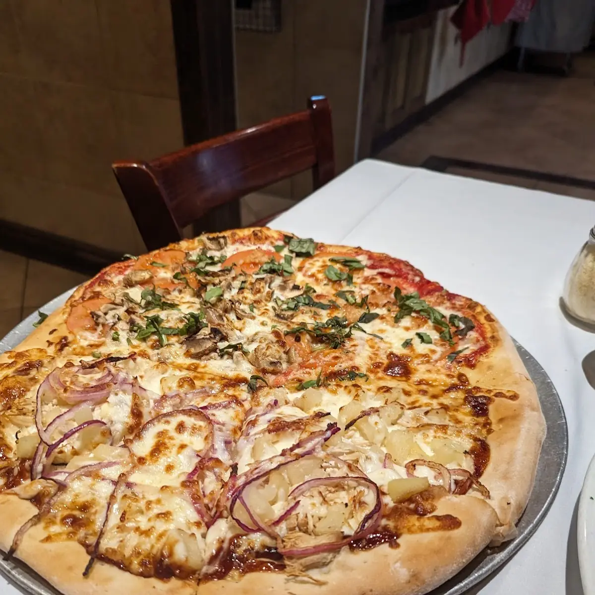 BBQ Chicken Pizza Med