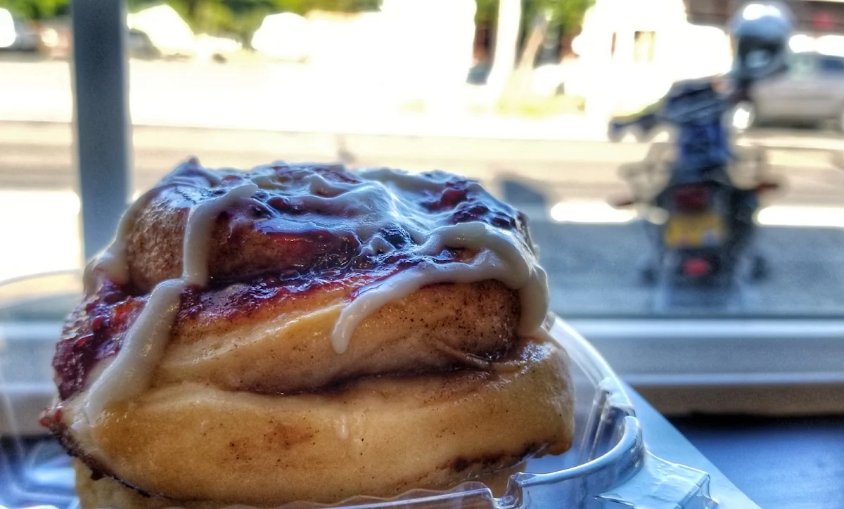 Classic Glaze Cinnamon Roll